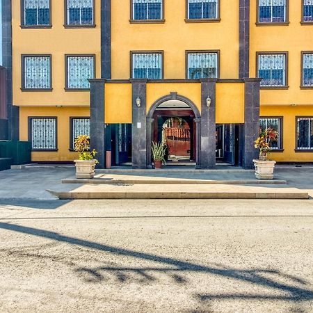 Monte Salerno Hotel&Suites Montemorelos Eksteriør billede