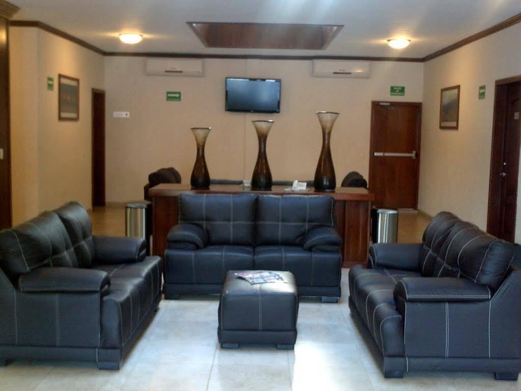 Monte Salerno Hotel&Suites Montemorelos Eksteriør billede