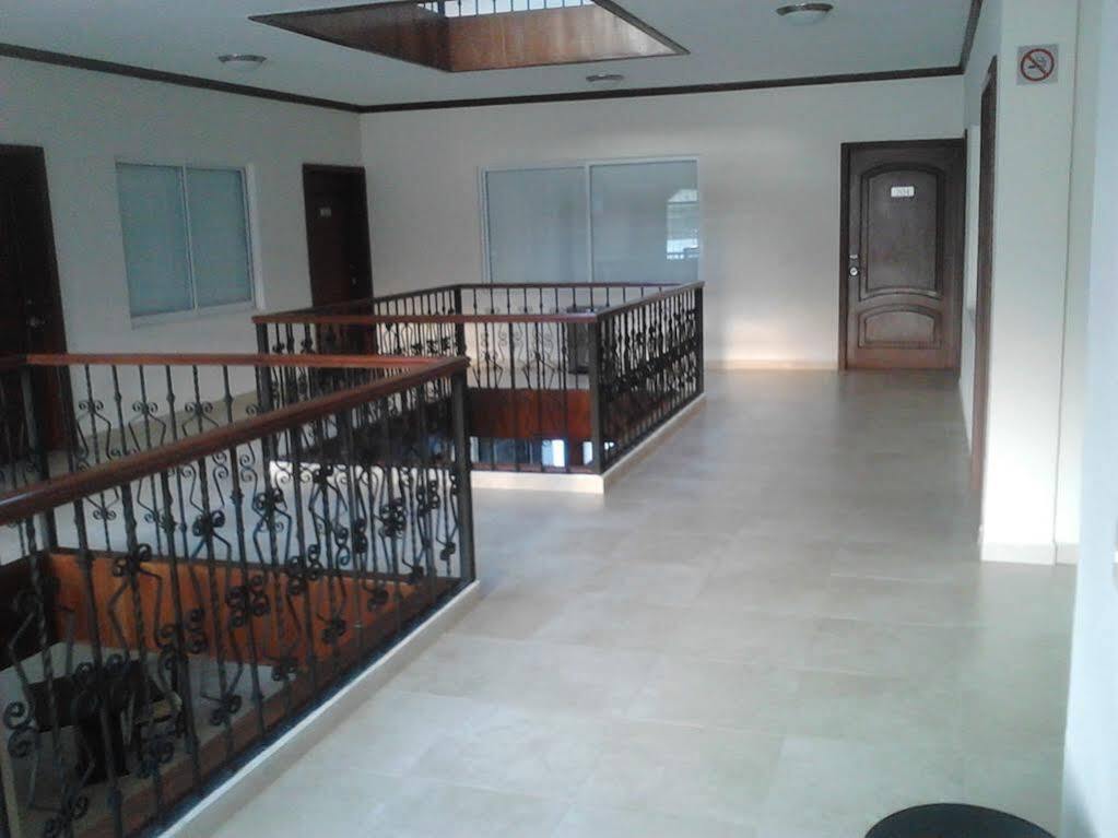 Monte Salerno Hotel&Suites Montemorelos Eksteriør billede