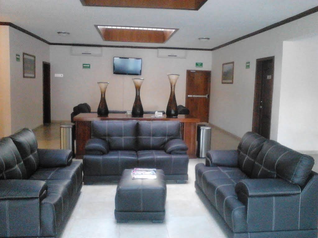 Monte Salerno Hotel&Suites Montemorelos Eksteriør billede