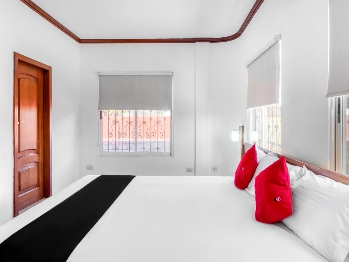 Monte Salerno Hotel&Suites Montemorelos Eksteriør billede