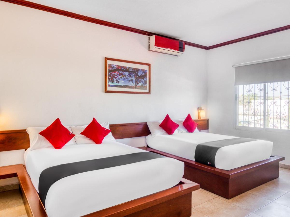 Monte Salerno Hotel&Suites Montemorelos Eksteriør billede