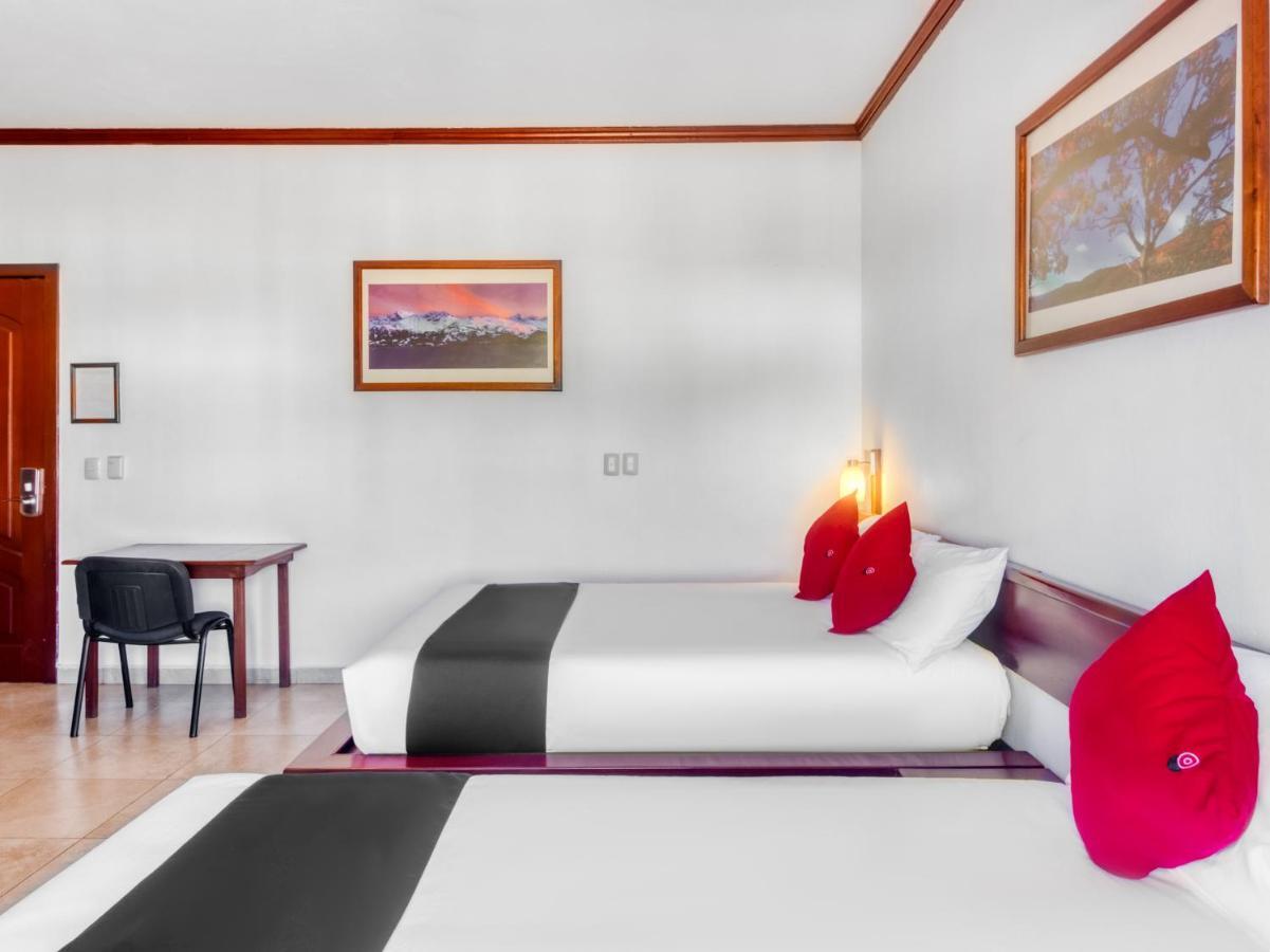 Monte Salerno Hotel&Suites Montemorelos Eksteriør billede
